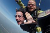 What to write on hands for skydiving? 