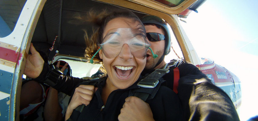 how to stay calm while skydiving